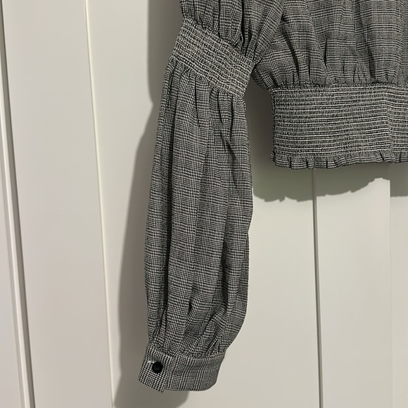 NWT Vici XS Top. - Picture 5 of 6